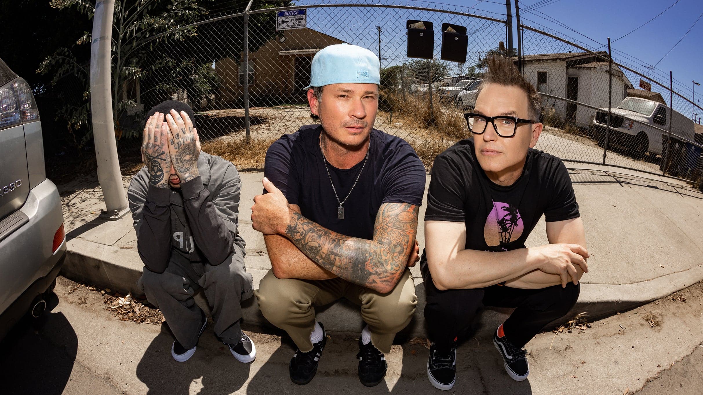 blink-182 performing live