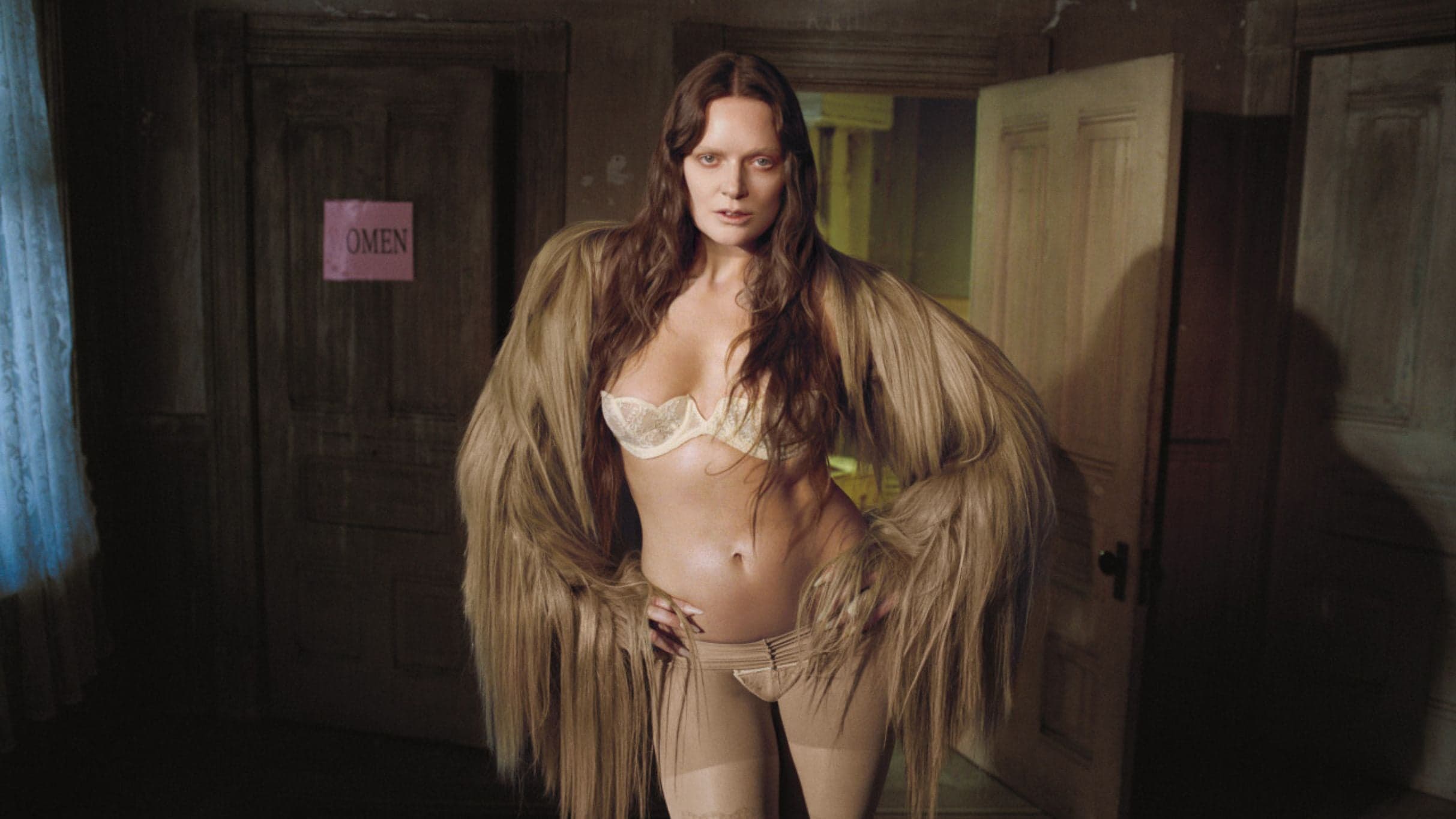 Tove Lo performing live