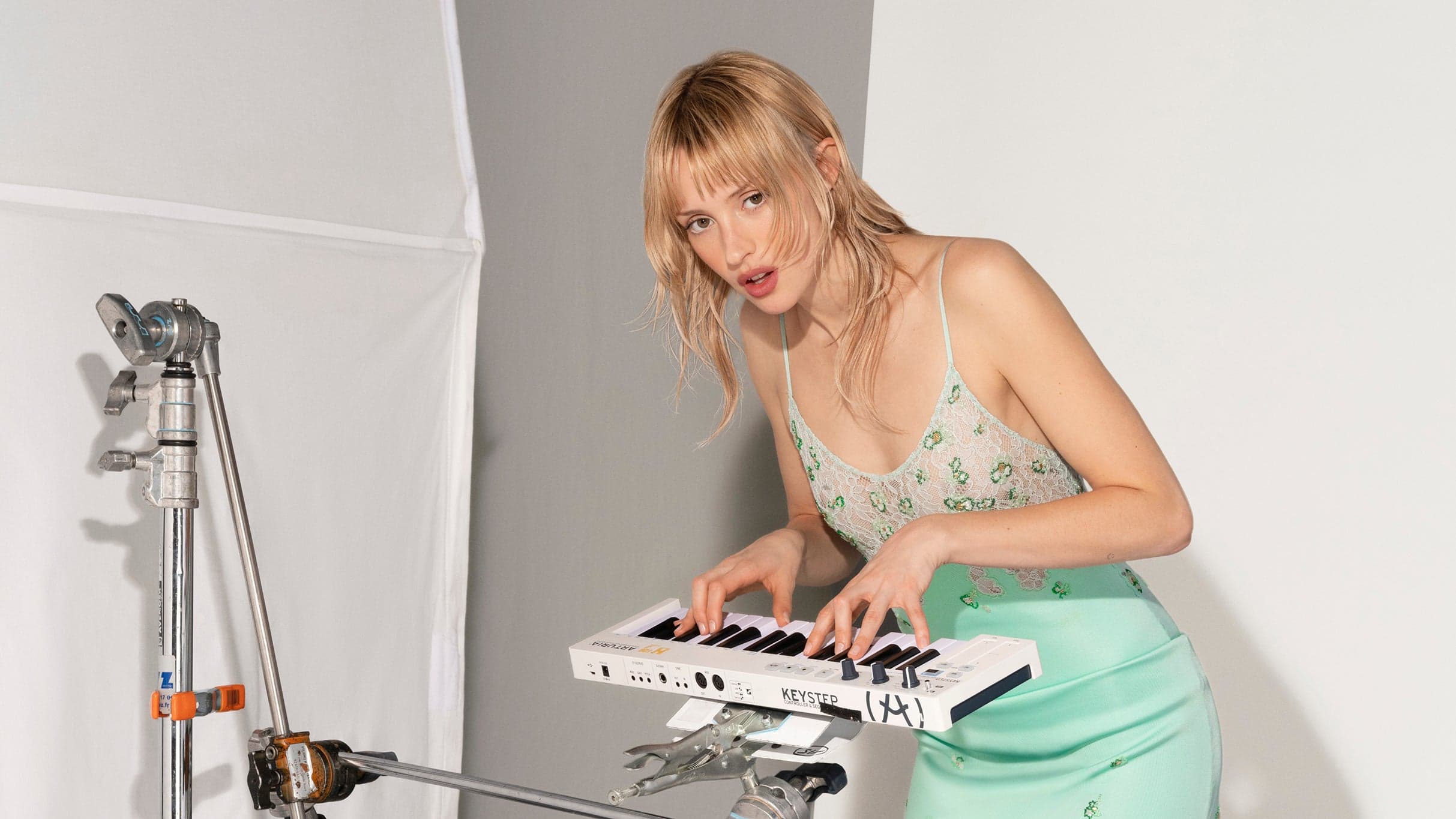 Angèle performing live