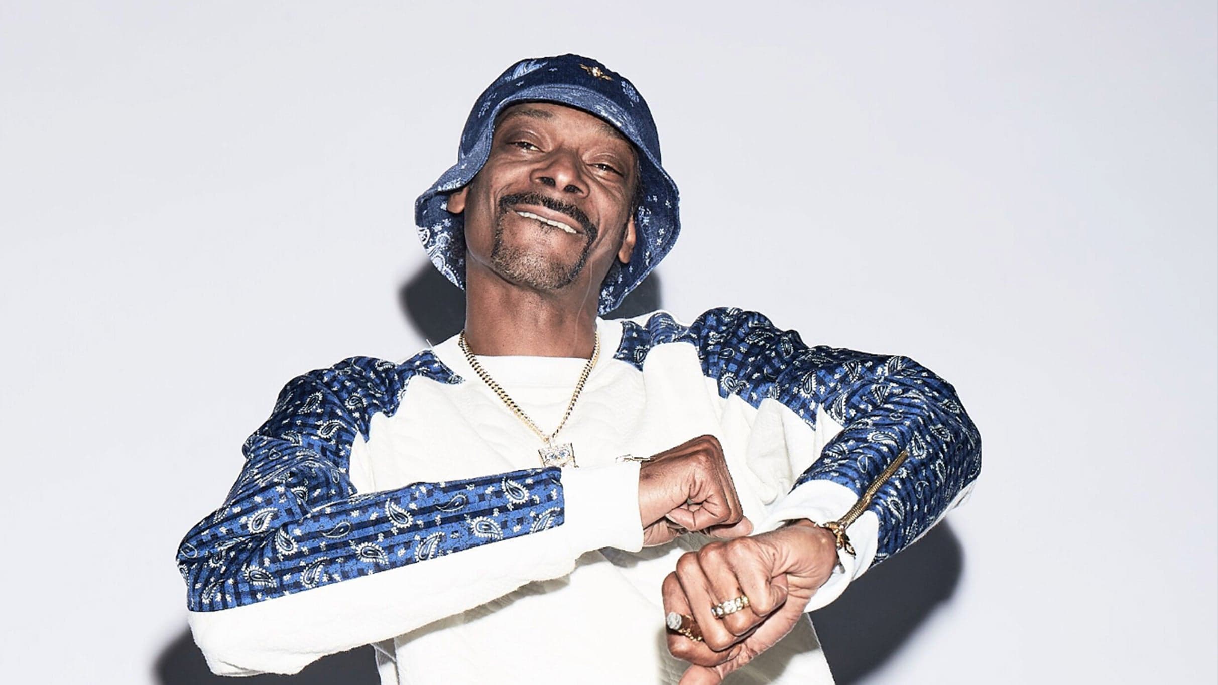 Snoop Dogg performing live