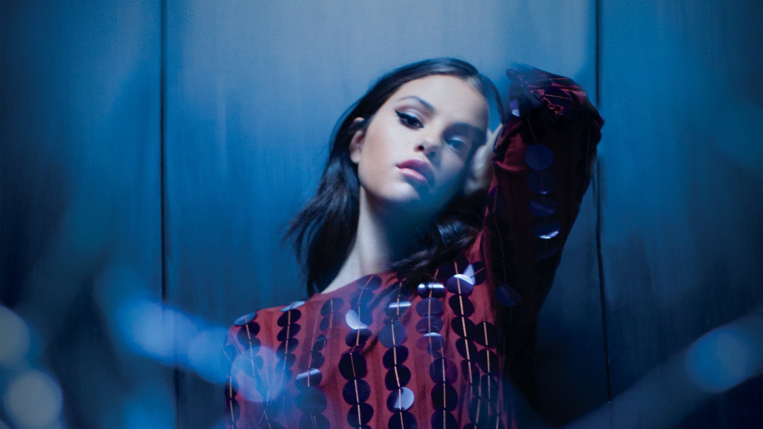 Selena Gomez performing live