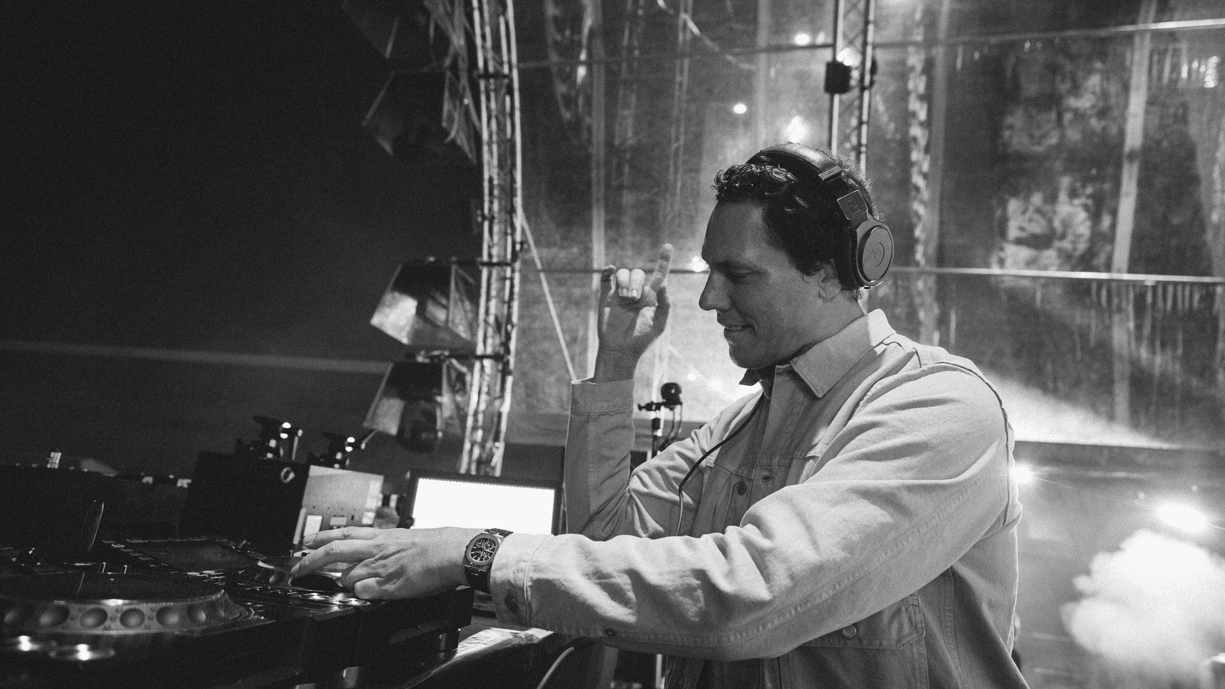 Tiësto performing live
