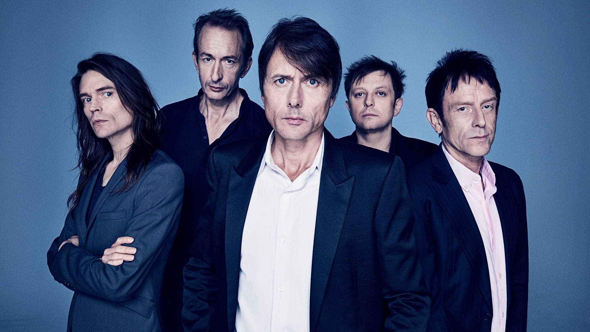 Suede performing live