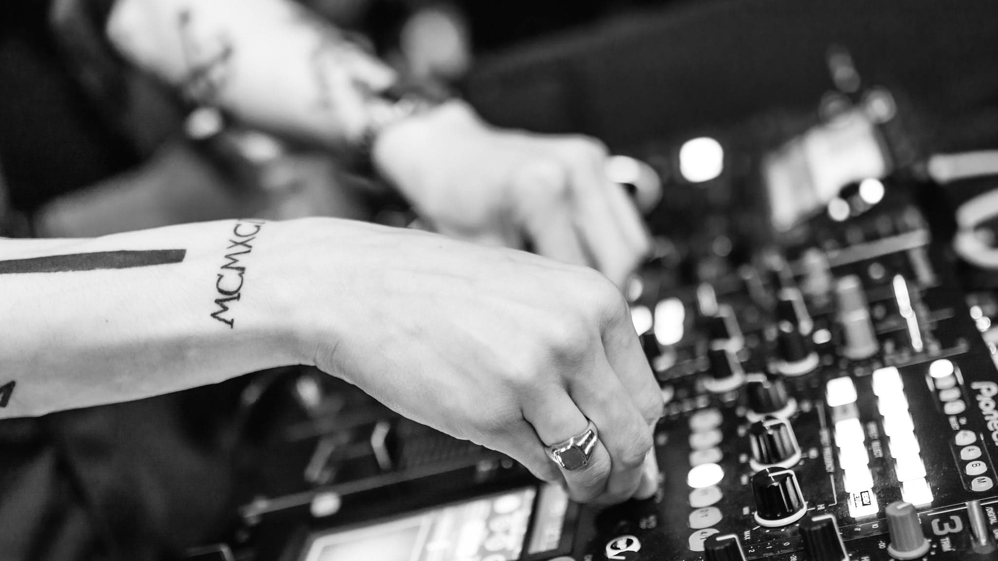 Solomun performing live